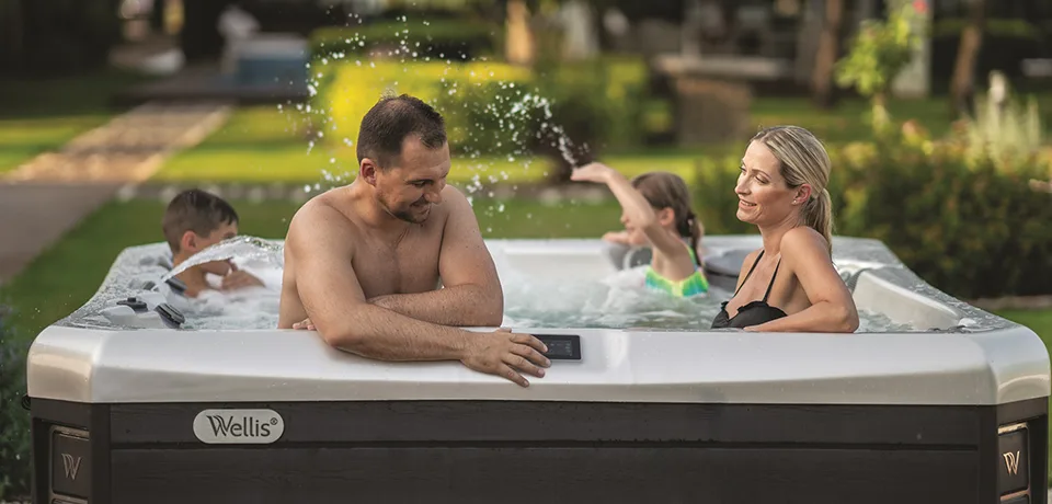 A jacuzzi in the garden make your home perfect - Wellis