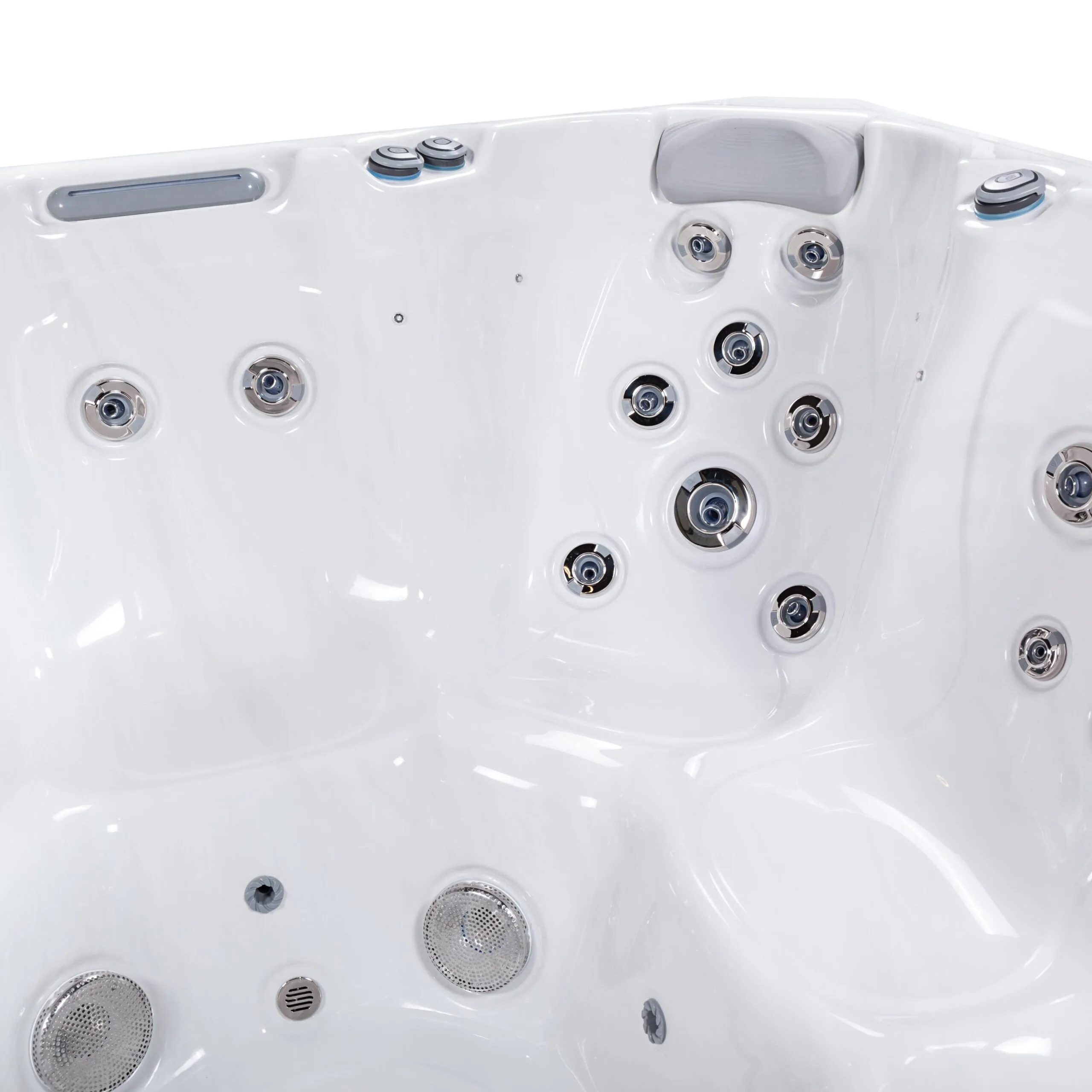 Wellis Lima hot tub