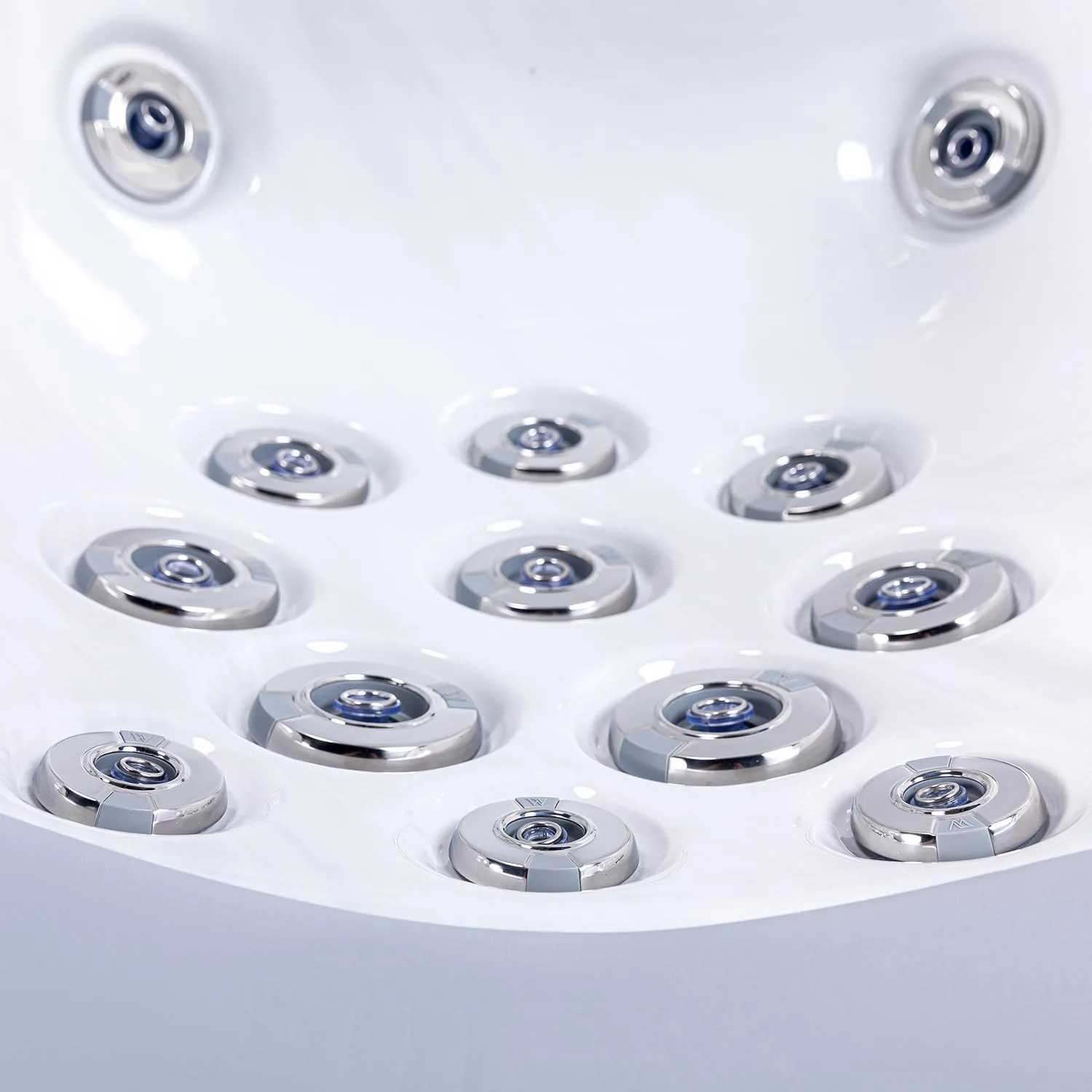 Wellis Lugano hot tub