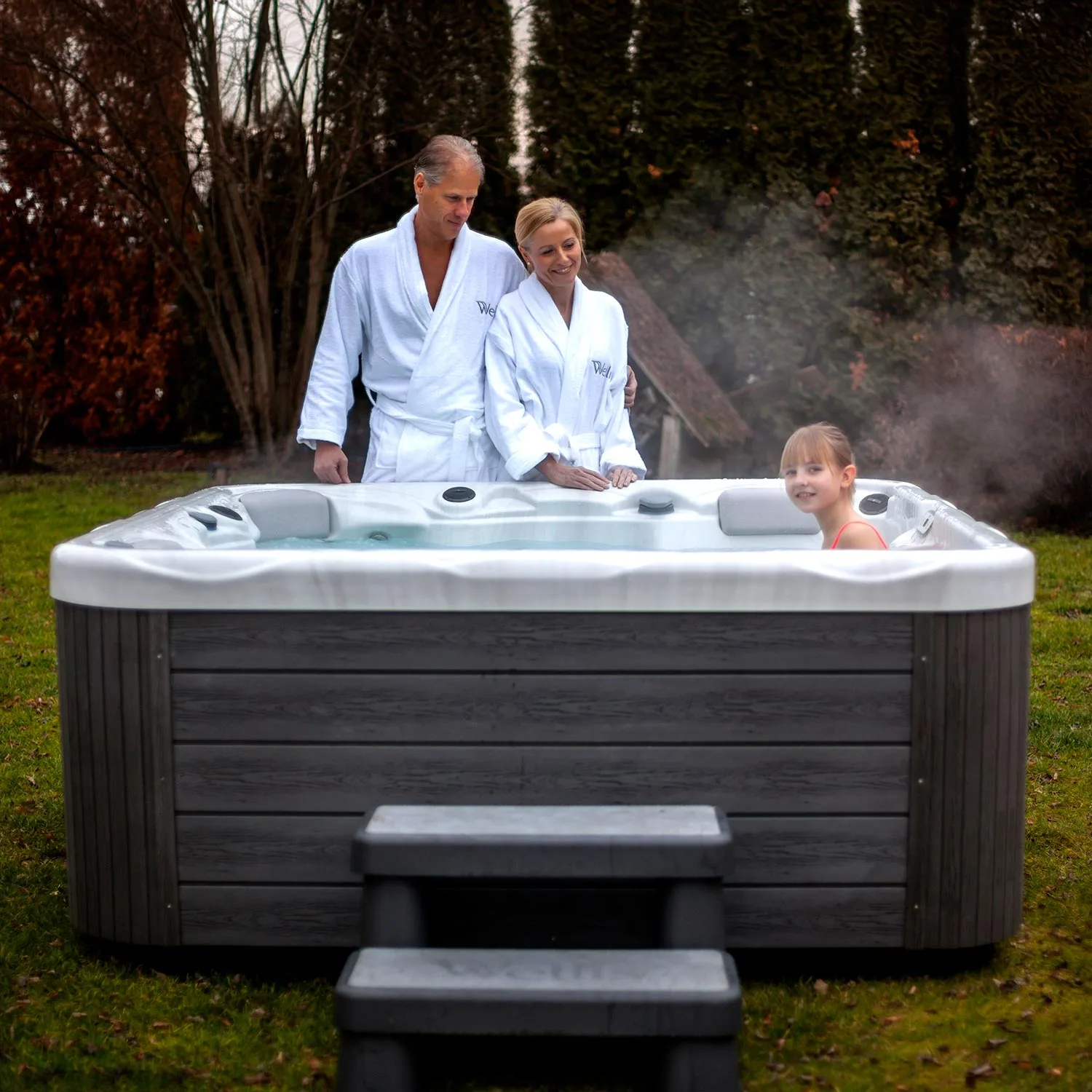 Wellis Pluto hot tub lifestyle 2