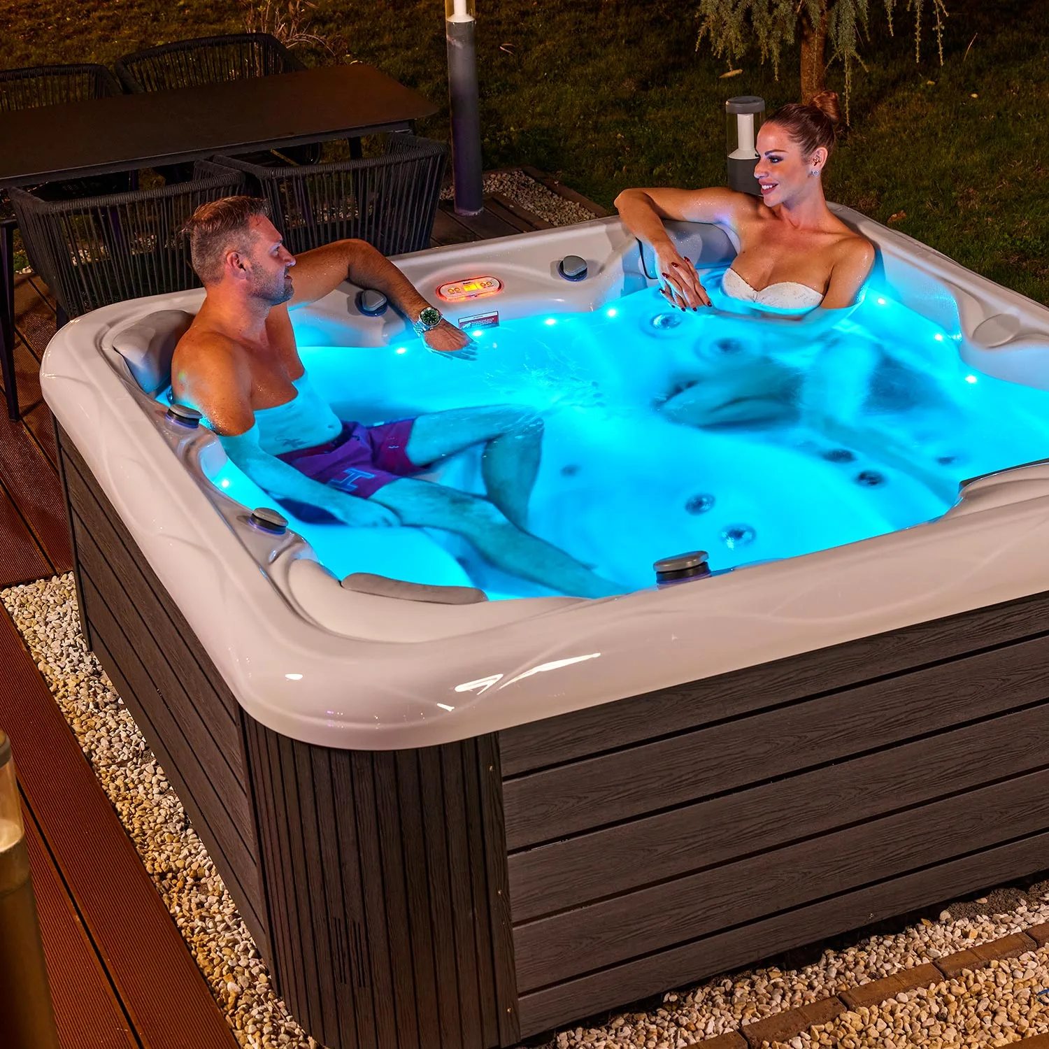 Wellis_Venus_hot_tub_lifestyle_14 Wellis_Venus_hot_tub_lifestyle_14