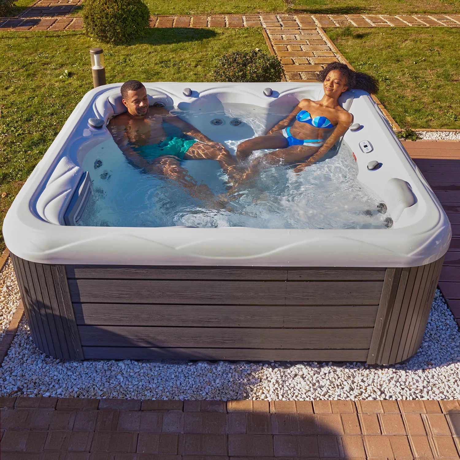 Wellis_Venus_hot_tub_lifestyle_15 Wellis_Venus_hot_tub_lifestyle_15
