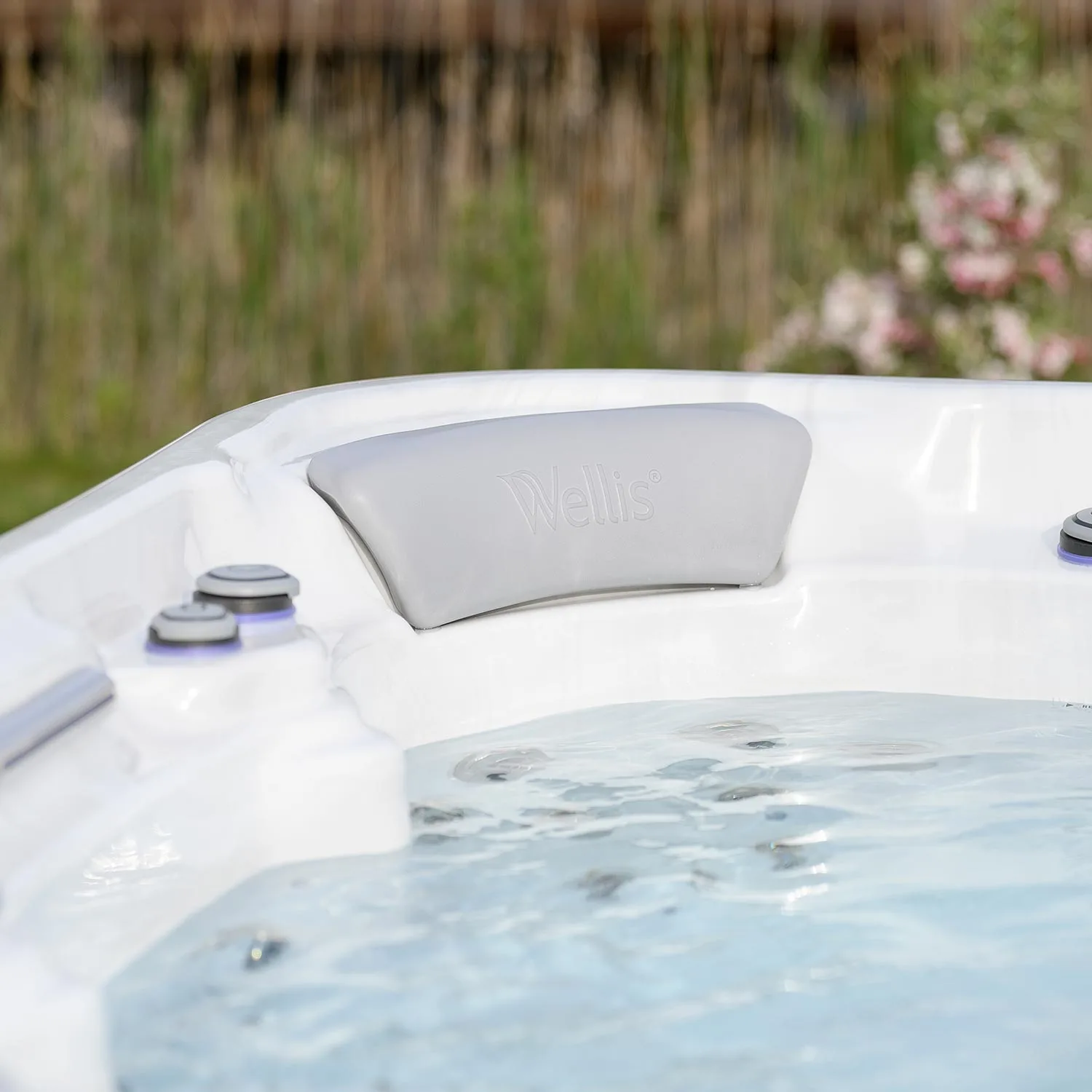 wellis, vienna, hot tub, life, lifestyle