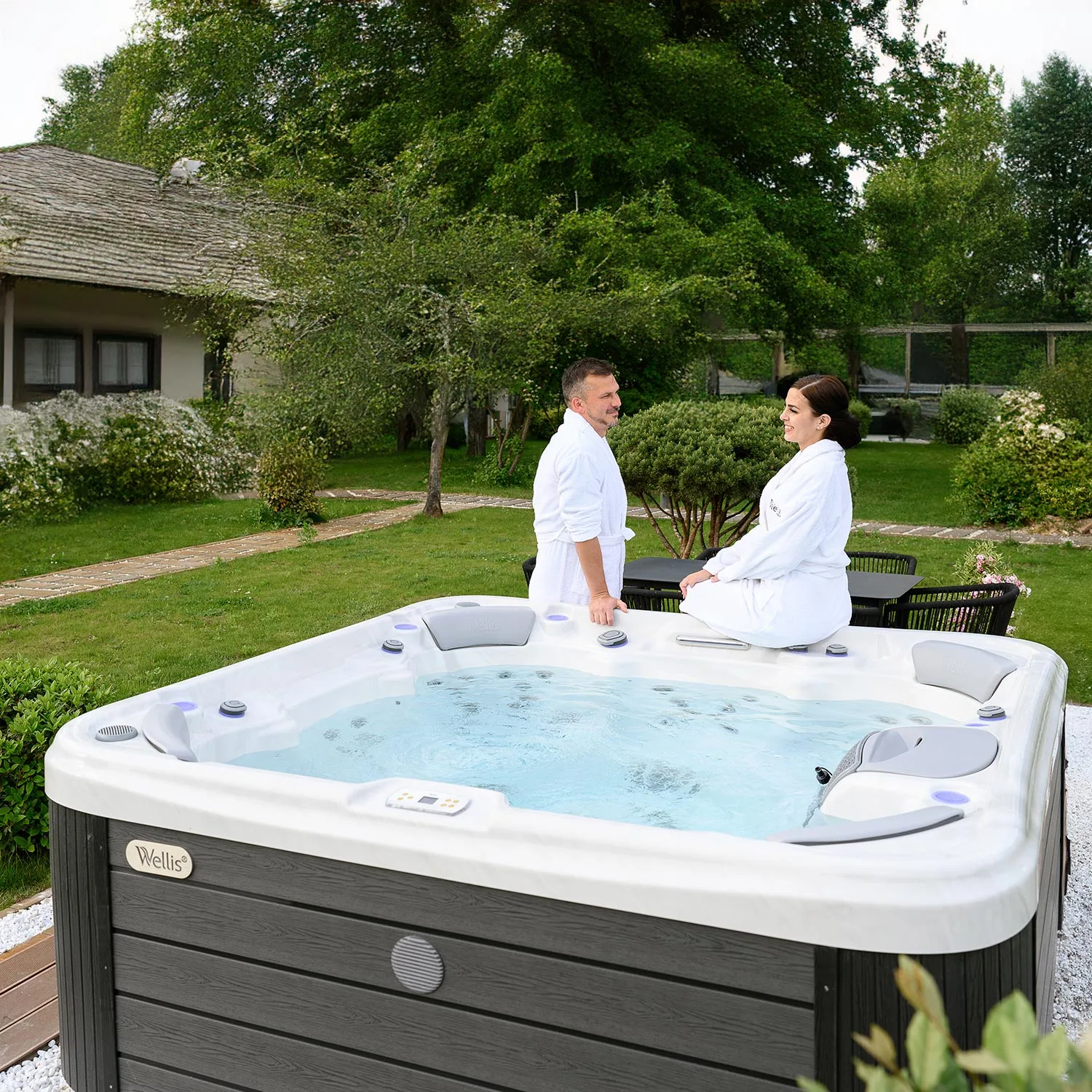 wellis, vienna, hot tub, life, lifestyle