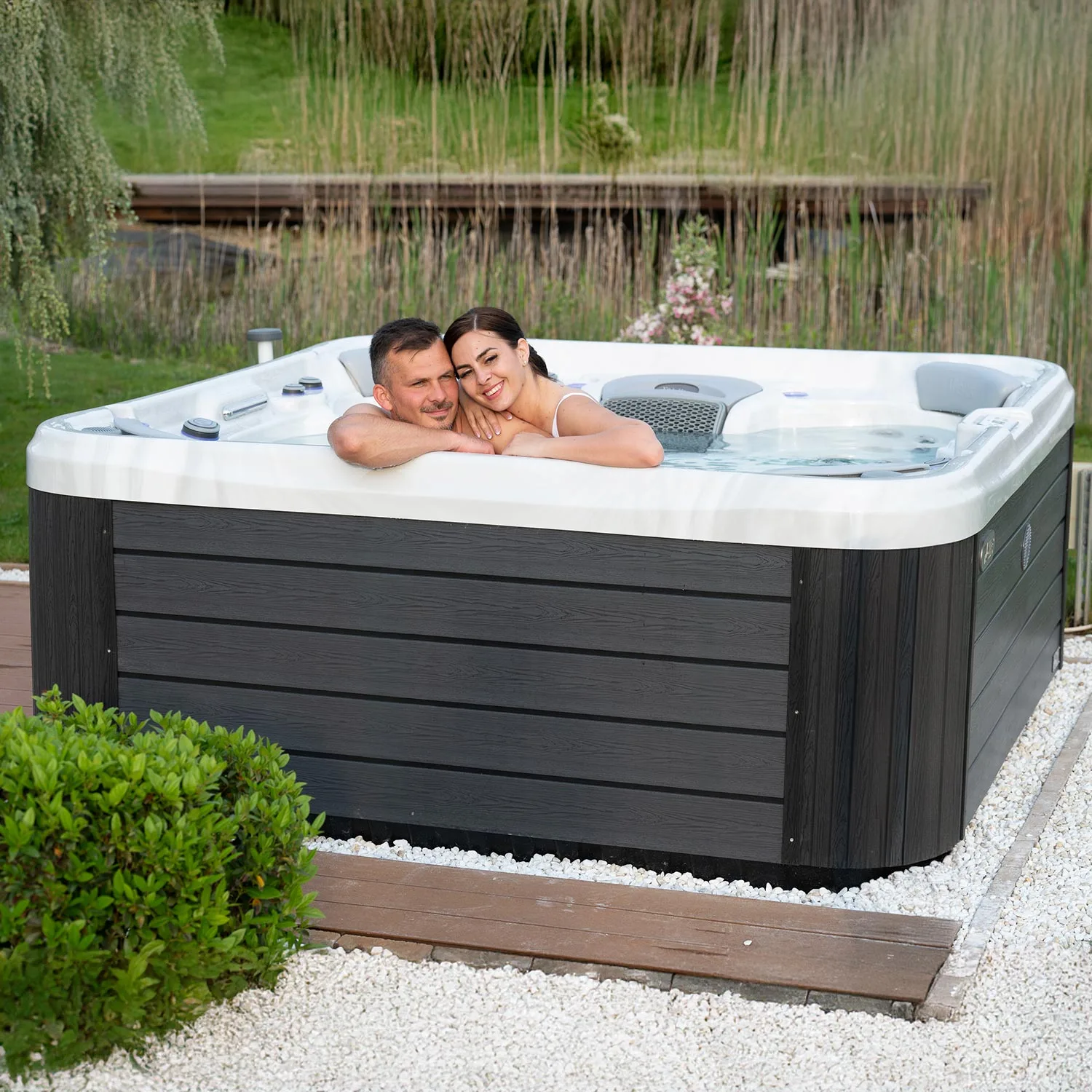 wellis, vienna, hot tub, life, lifestyle
