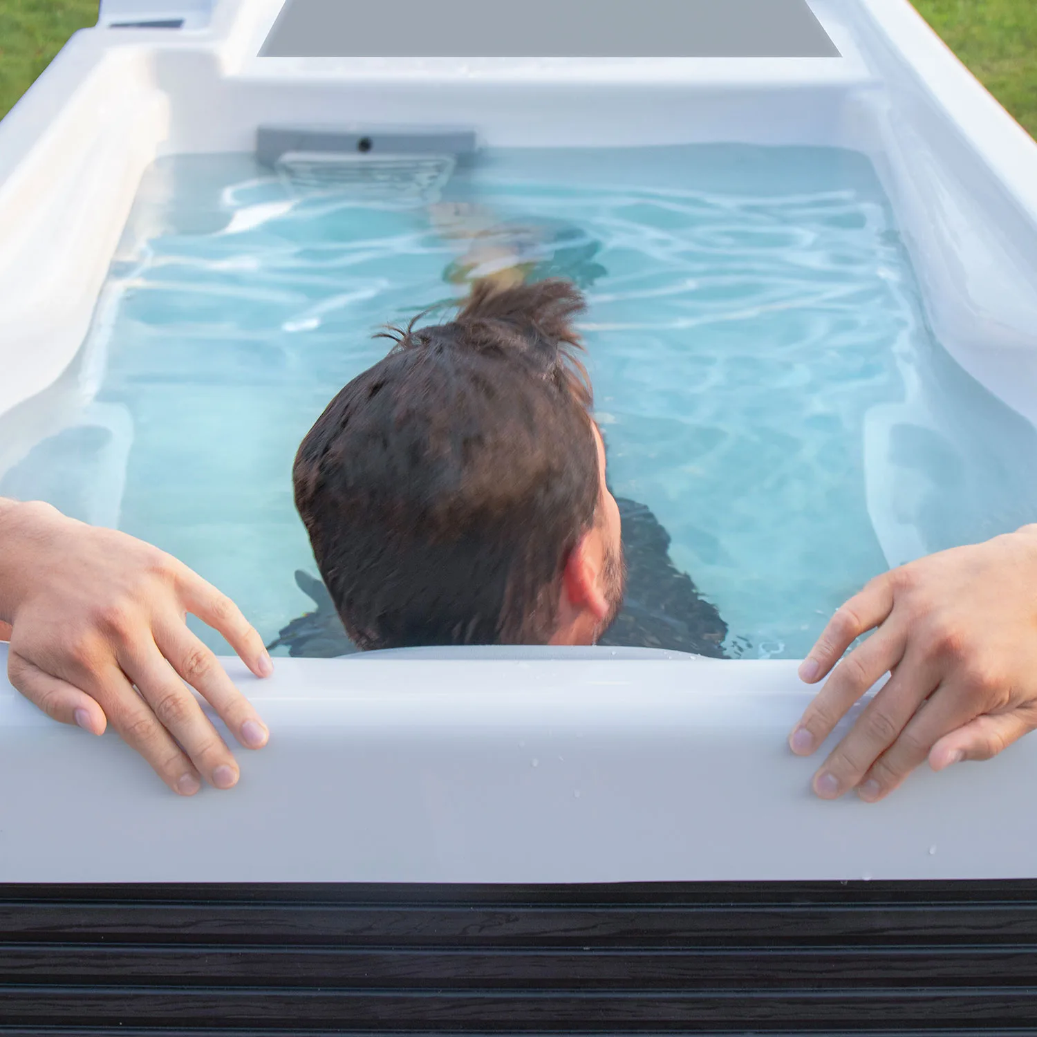 Iceland_cold_plunge-tub_lifestyle18 Iceland_cold_plunge-tub_lifestyle18